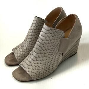 Donald Pliner Lizzy wedge shoes peep toe bootie size 9 grey